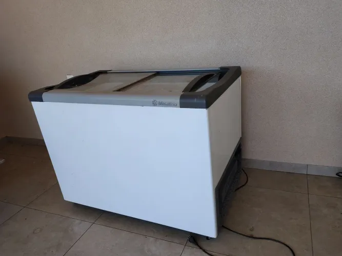 Freezer expositor 300 litros 