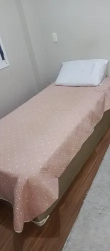 Cama box solteiro semi-nova