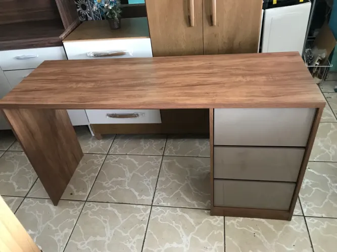 Mesa escrivaninha