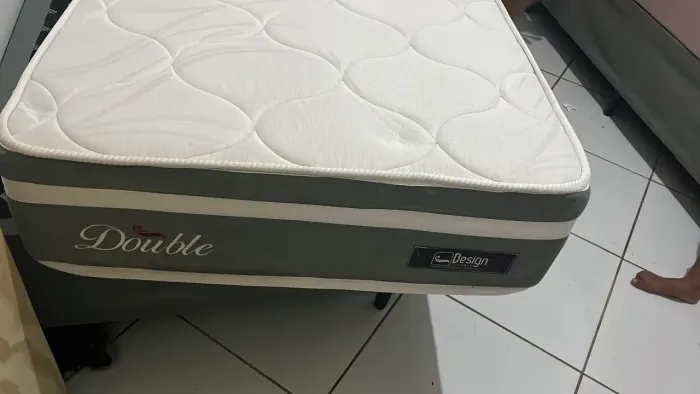 Vendo cama de solteiro 