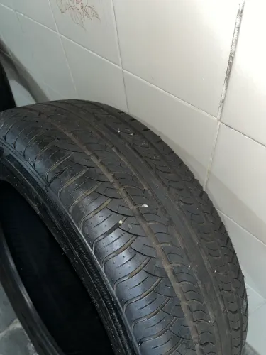 4 Pneus 195/55 R16 - 2 Kumho Ecsta Quase Novos + 2 Fastway