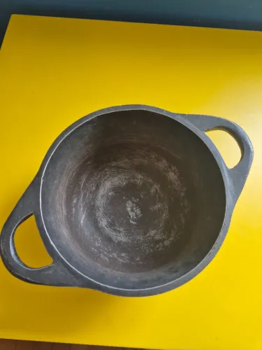 Panela de ferro fundido (20cm)