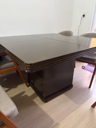 Mesa quadrada 8 lugares