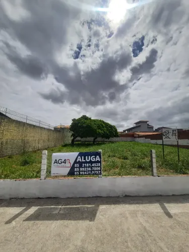 Lote/Terreno para aluguel com 420m² em Maraponga