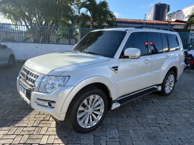 Mitsubishi Pajero HPE Full 3.2 4X4 T.i.dies. 5P AUT 2016