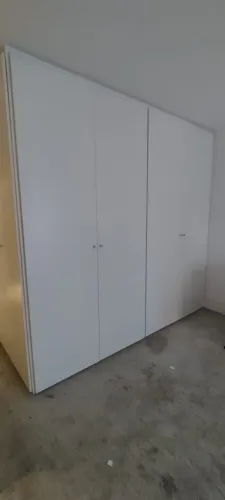 Guarda Roupa Versátil Com Prateleiras