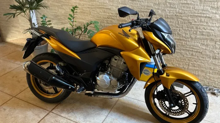 HONDA CB 300r 2013 DOURADA
