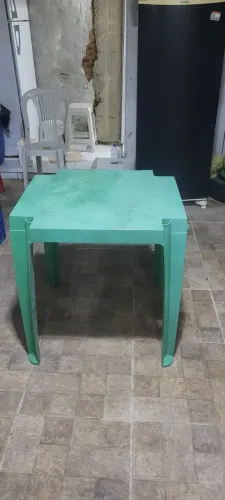 Mesa de plástico verde 