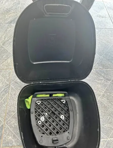 Baú para moto seminovo