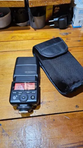 Flash Insignia para Nikon 