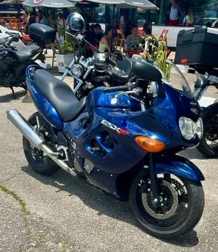 Suzuki GSX750F 