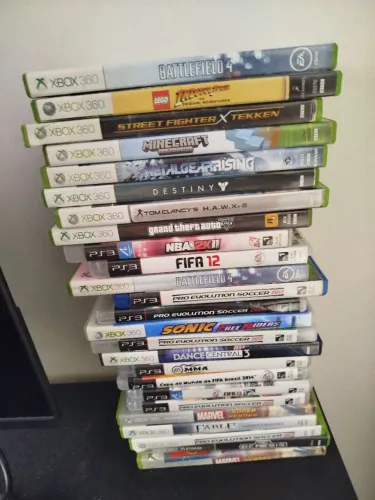 Lote 25 jogos Xbox e PlayStation 