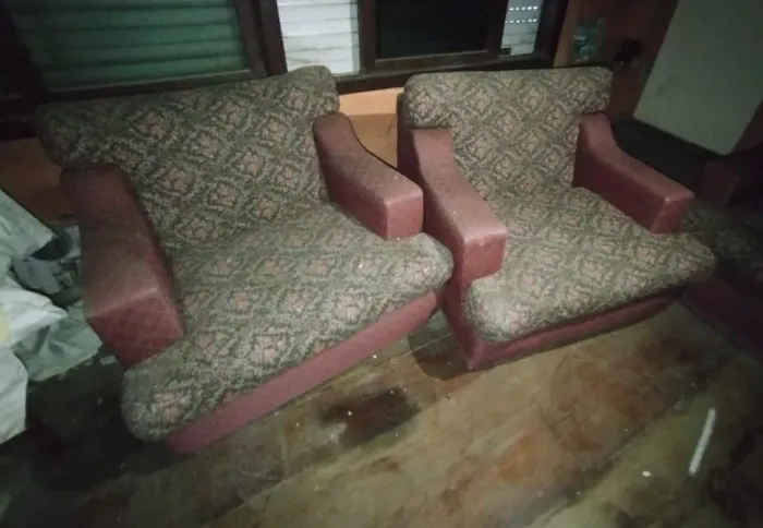 Jogo de sofá e poltronas vintage 