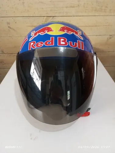Capacete Red Bull Aberto novo.