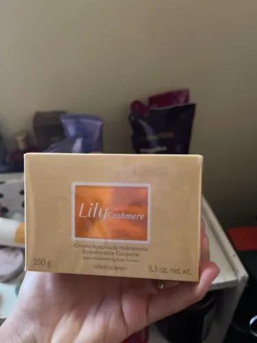 Creme lily