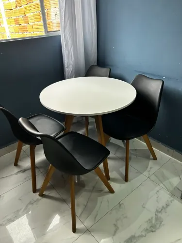 Mesa Madeira com 4 cadeiras