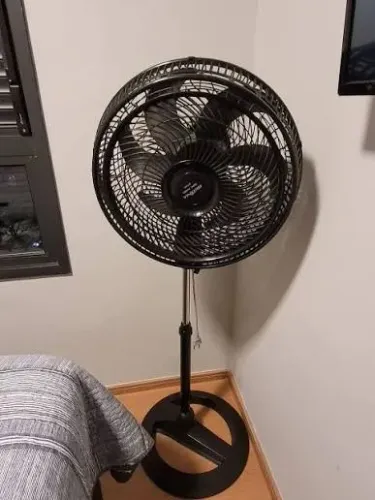 Ventilador Britânia de Coluna, Pé, Grande, Bem Forte, Perfeito, Entregamos, R$ 250,00.