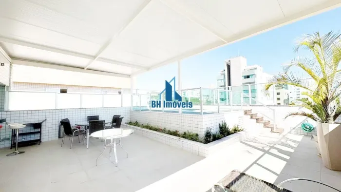Apartamento de Cobertura de Alto Luxo com 4 Quartos e 4 vagas à Venda no Castelo