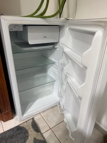 Frigobar Midea Branco - Estado de Novo!
