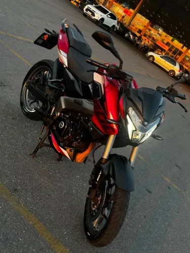 Bajaj Dominar NS200 2025/2026 Vermelha - 16.600 km