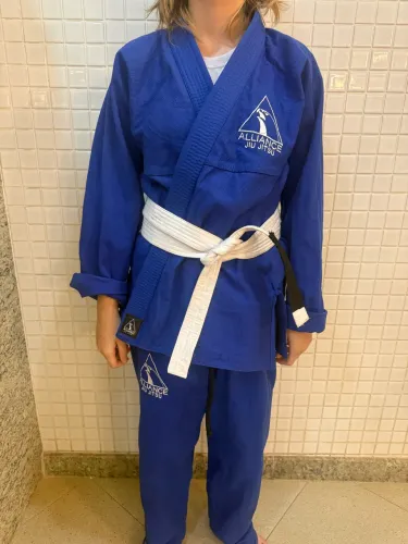 Kimono de jiu jitsu, apenas 3 dias de uso