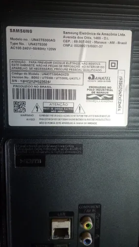 Vendo tv com defeito provavelmente seja no LED a imagem colorida Sumiu