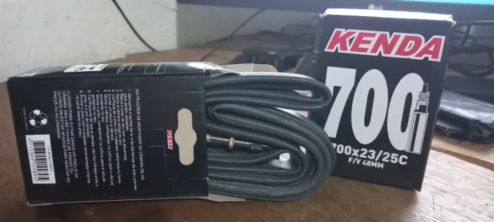 Câmaras de Ar Kenda - Nova - 700 x 23/25C F/V 48 mm