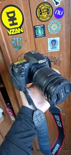 Canon Eos D60 + Lente Efs 18-200mm