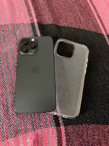 Vendo iPhone 16 Pro Max 256g com nota fiscal , carregador. Valor 4.500$