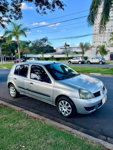 Renault Clio Hi-flex 1.0 16V 5P 2011