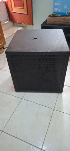 Caixa de som sub ativo