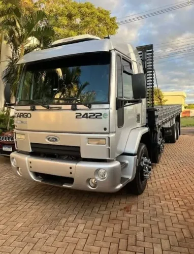 Ford cargo 2422 8x2 2009 carroceria