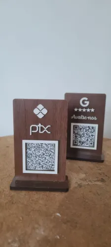 Suporte de madeira QRCode para recebimento de pagamento via pix e avaliação no google