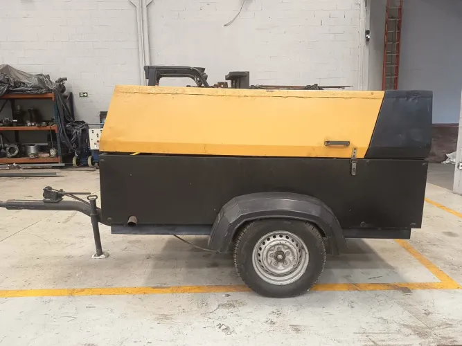 COMPRESSOR DE AR PARAFUSO DIESEL DE 275 PCM