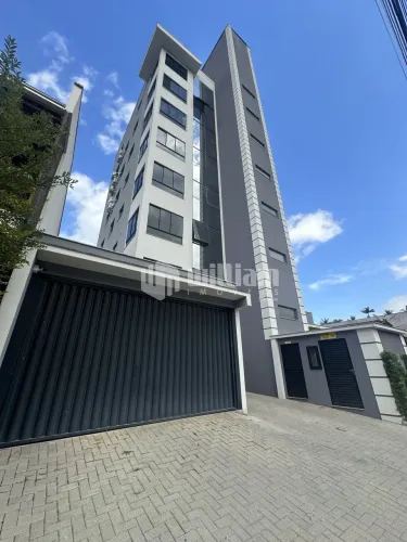 APARTAMENTO DE 1 SUITE + DOIS DORMITORIOS SEMI MOBILIADO NO BAIRRO AGUAS CLARAS