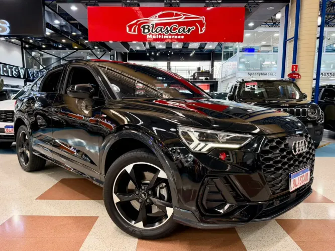 Audi Q3 SPB Perf. Black 2.0 TFSI Tipt. Quat. 2022