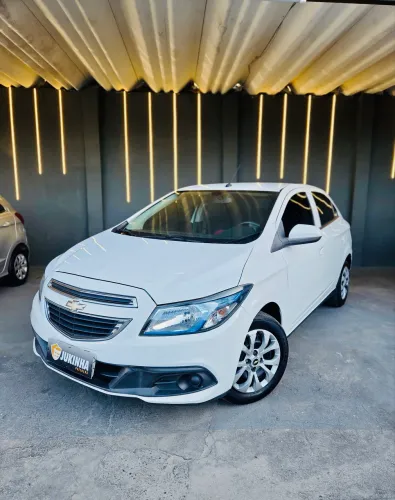 Chevrolet Onix Hatch LT 1.4 8V Flex Power Aut. 4P 2015