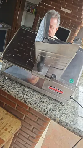 Fatiador De Frios Cortador 202mm Inox Bermar Usado