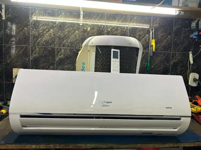 Ar condicionado Split Midea 12.000 Btu?s 220V com Wi-Fi