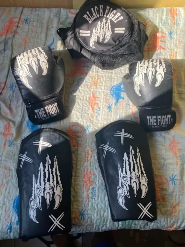 Kit de luvas e cabeleireiras e bolsa para muay Thai e kick boxing