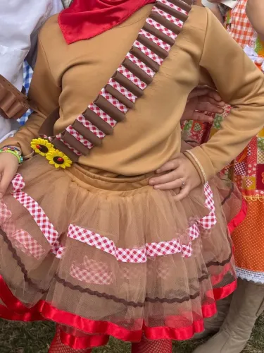 Roupa de cangaceira festa junina 8/10 anos