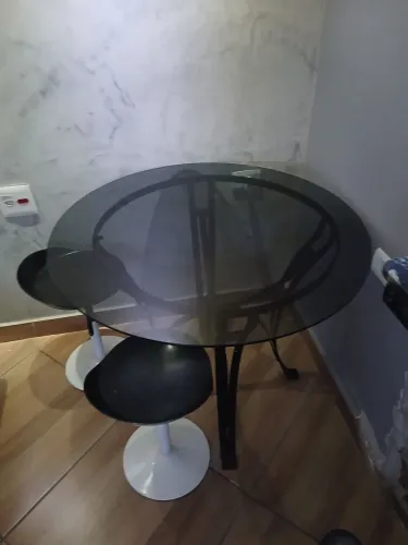 Mesa varanda vidro com 2 banquetas