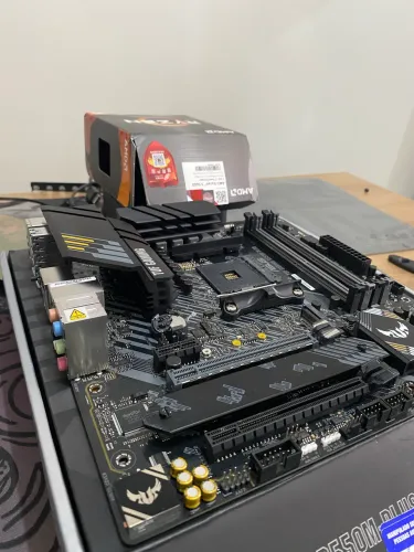 Vendo minha placa mãe! TUF Gaming b550m plus 