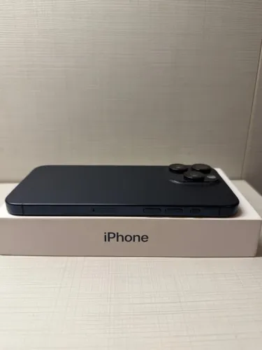 iPhone 15 pro max 512 azul