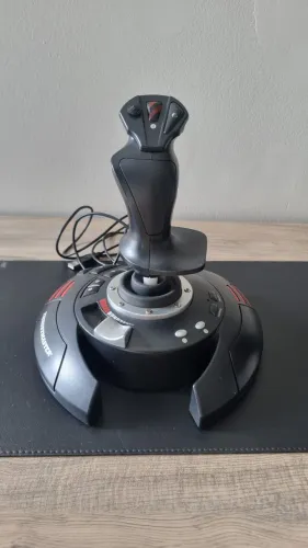 Joystick | Thrustmaster T-Flight Stick X |