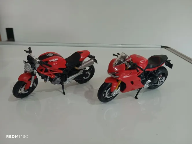 Dupla Top Miniaturas Ducati - Maisto - escala 1/18