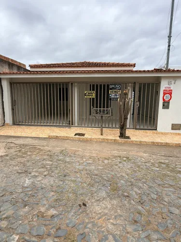 Vendo casa localizada no melhor lugar de Lagoa da Prata - perto da Praia