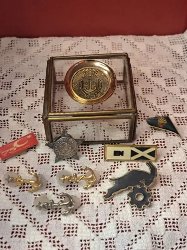 Lote de itens de colecionismo militar