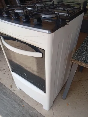 Fogão Electrolux quatro bocas excelente estado muito bem conservado