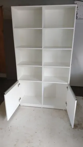 Estante multi uso com portas